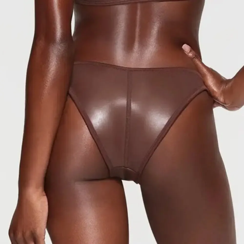 NWT SKIMS Rubberized Scuba Swim Tanga Bikini Bottom in COCOA Size XXS